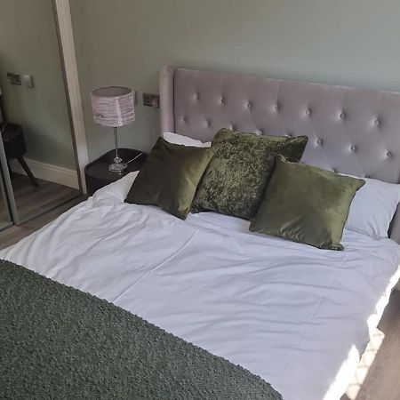 Jasmin Apartments - Luxury 1 & 2 Bedroom Units With Free Parking Bushey Kültér fotó