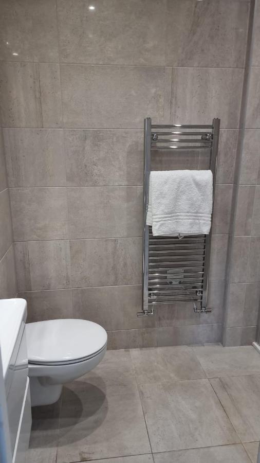 Jasmin Apartments - Luxury 1 & 2 Bedroom Units With Free Parking Bushey Kültér fotó
