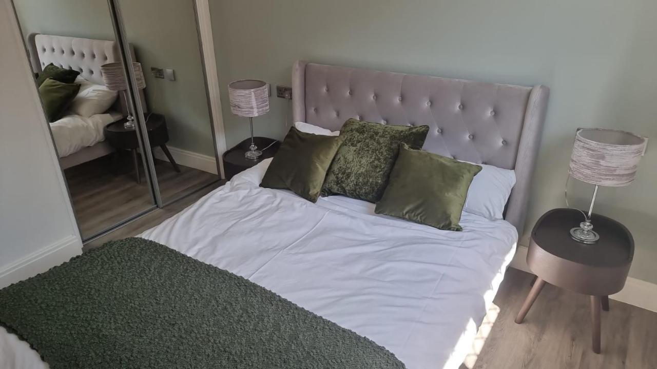 Jasmin Apartments - Luxury 1 & 2 Bedroom Units With Free Parking Bushey Kültér fotó
