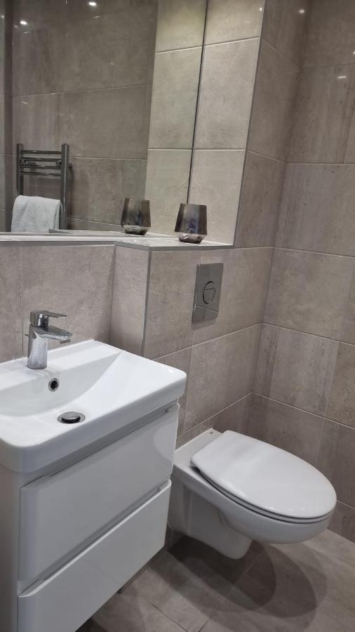 Jasmin Apartments - Luxury 1 & 2 Bedroom Units With Free Parking Bushey Kültér fotó