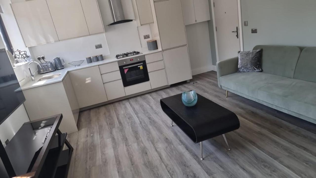 Jasmin Apartments - Luxury 1 & 2 Bedroom Units With Free Parking Bushey Kültér fotó