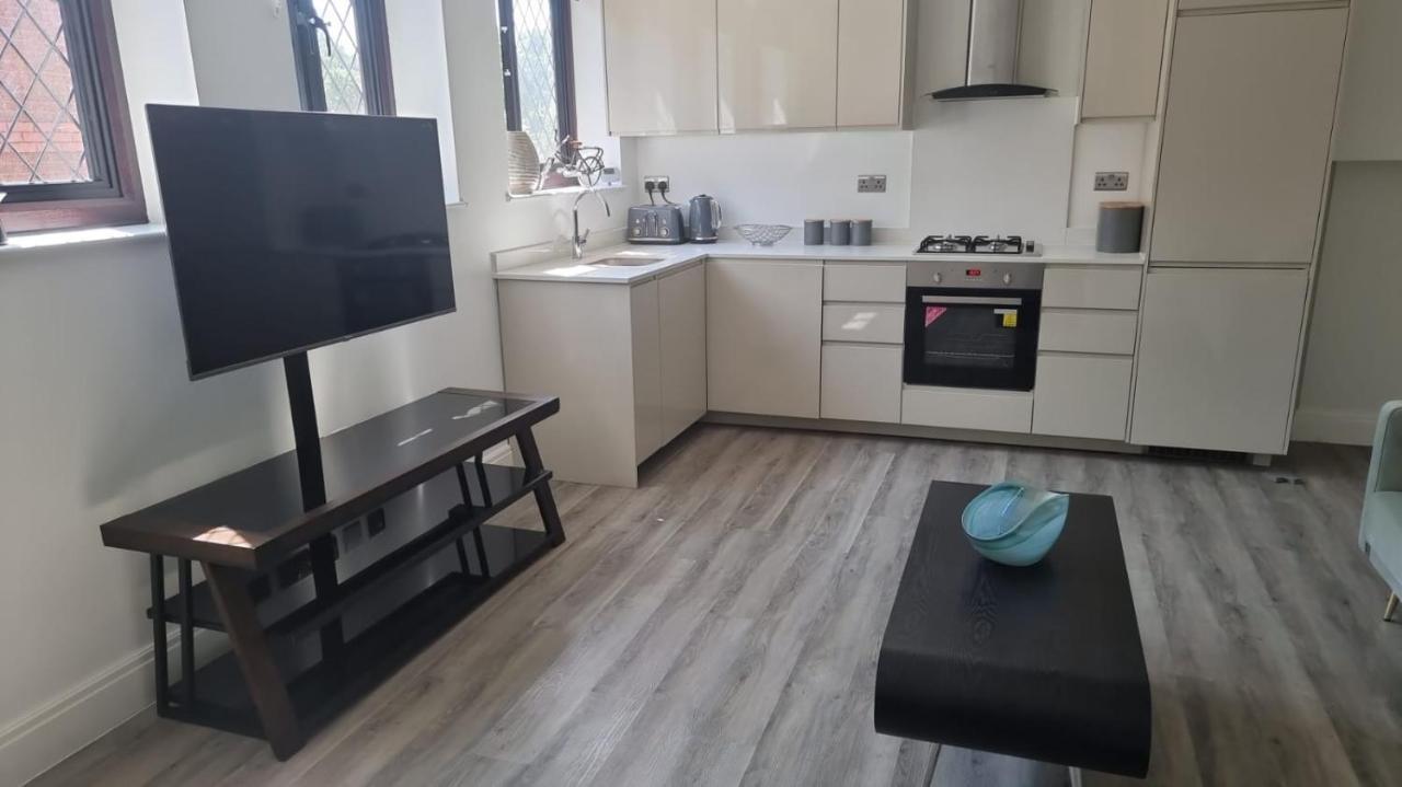Jasmin Apartments - Luxury 1 & 2 Bedroom Units With Free Parking Bushey Kültér fotó