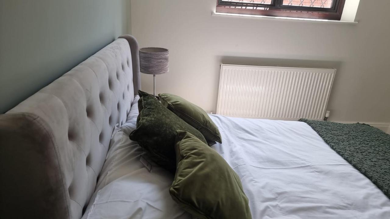 Jasmin Apartments - Luxury 1 & 2 Bedroom Units With Free Parking Bushey Kültér fotó