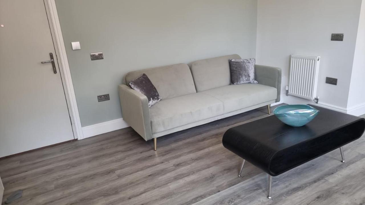Jasmin Apartments - Luxury 1 & 2 Bedroom Units With Free Parking Bushey Kültér fotó